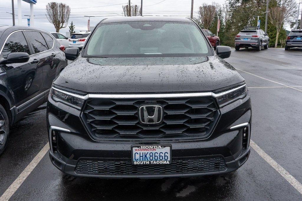 Used 2023 Honda Pilot LX image 2