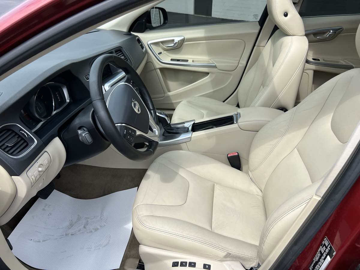 Used 2015 Volvo S60 T5 Premier Plus image 11