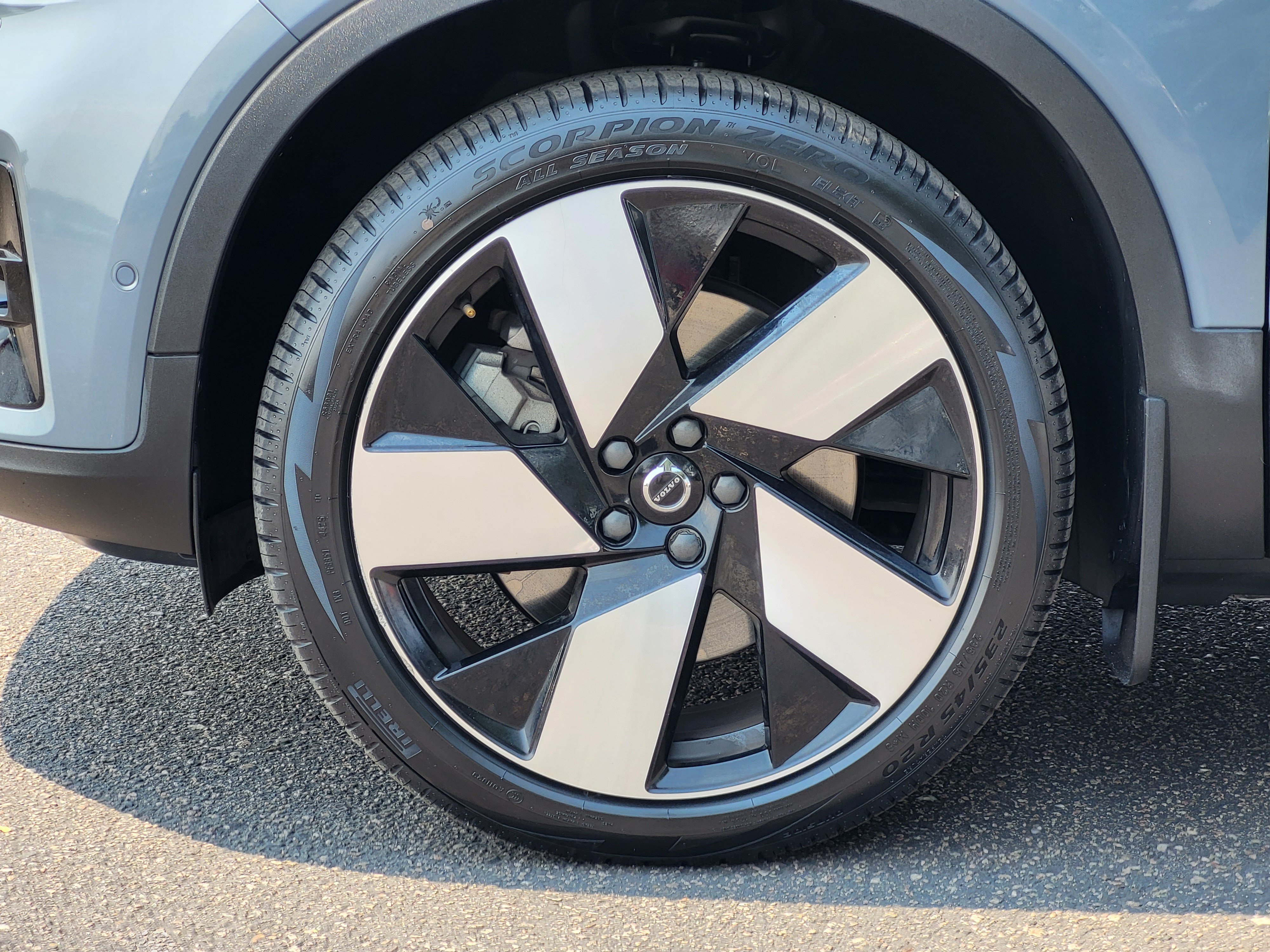 Certified 2023 Volvo XC40 Recharge Ultimate w/ Protection Package Premier AWD/4WD image 8