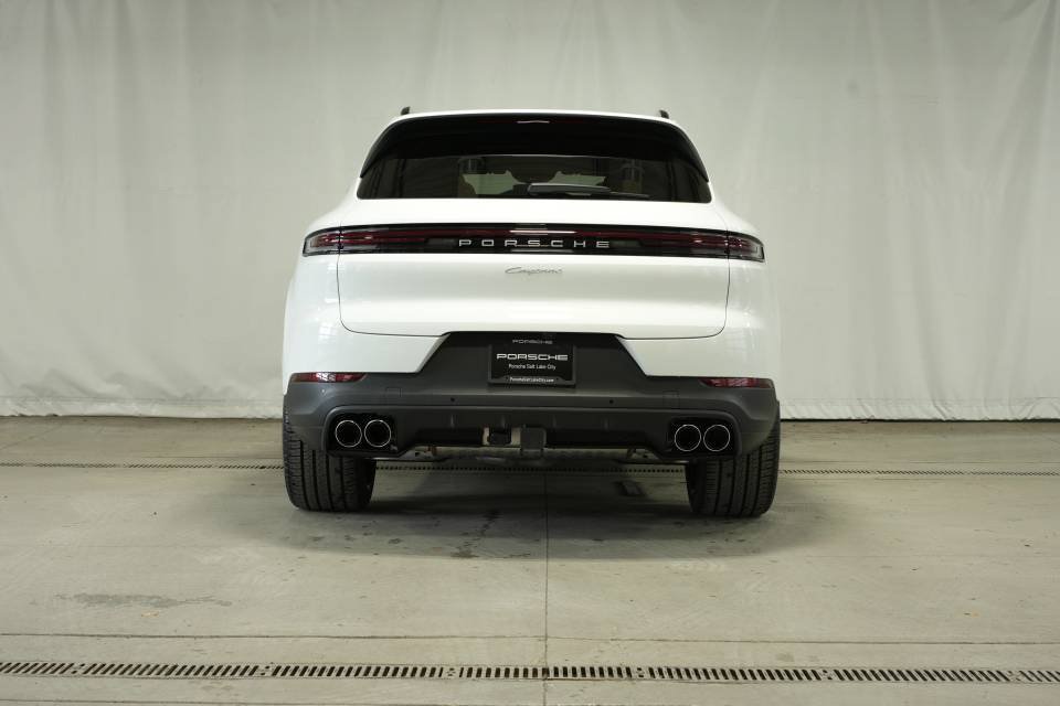 Certified 2026 Porsche Cayenne AWD/4WD image 6