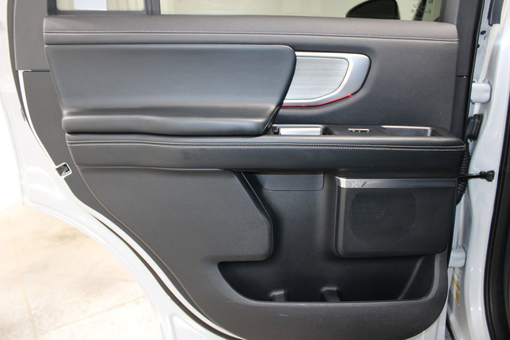 Used 2025 Ford Expedition Platinum AWD/4WD image 24