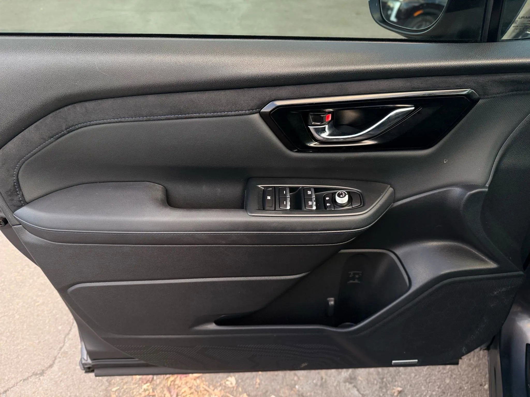 Used 2025 Subaru Forester Limited image 14