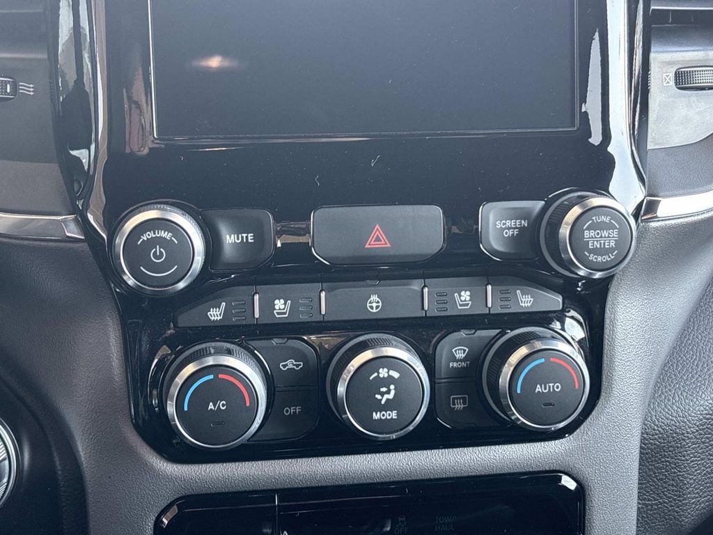 Used 2024 RAM 1500 Laramie image 12