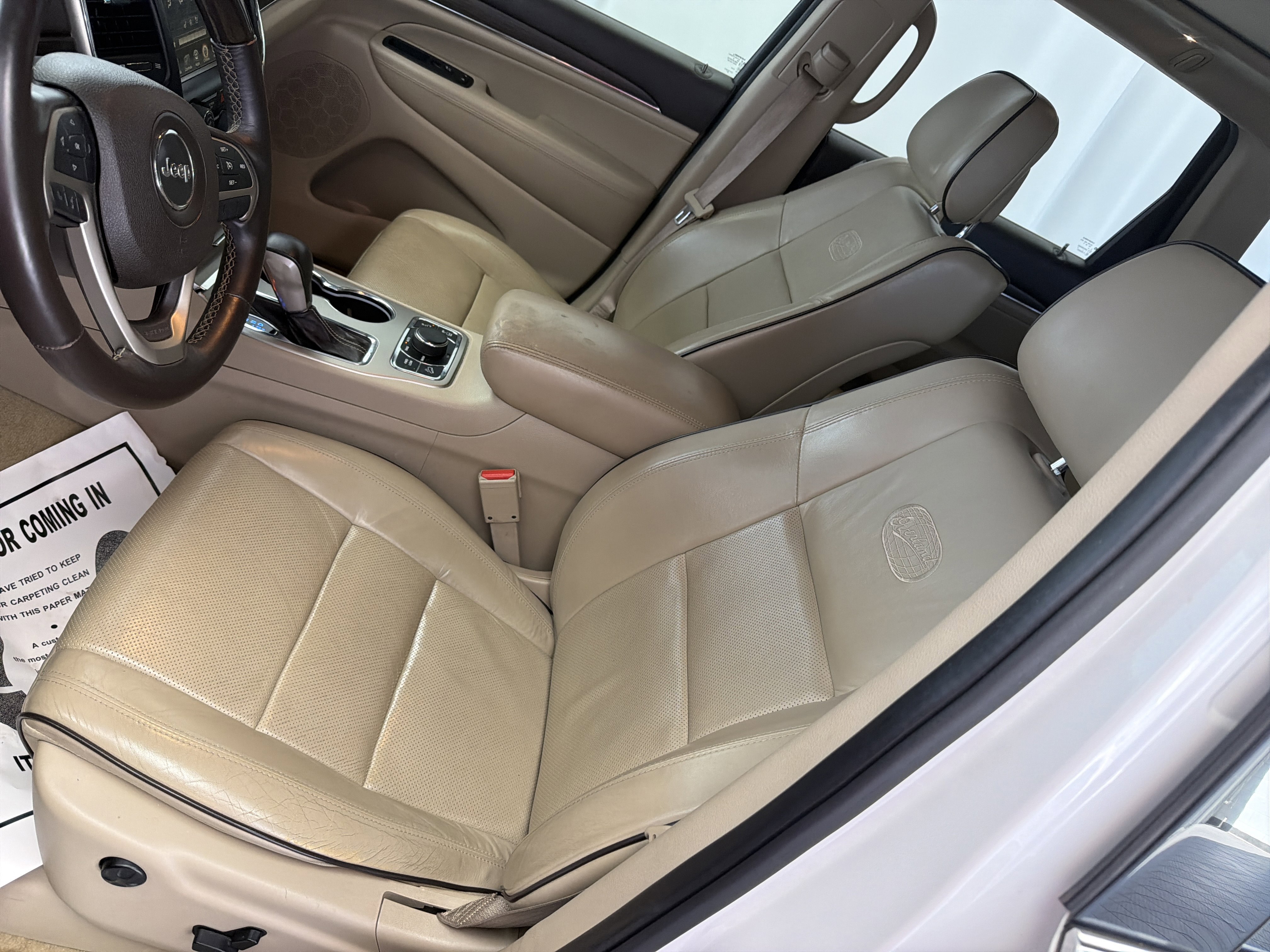 Used 2017 Jeep Grand Cherokee Overland image 14
