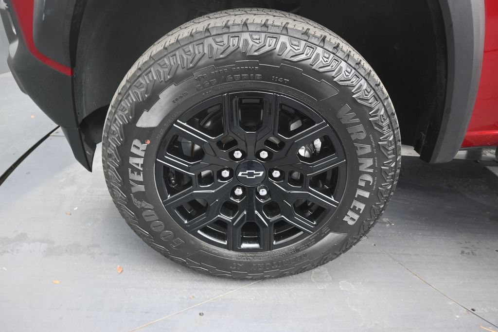 Used 2024 Chevrolet Colorado Trail Boss w/ Advanced Trailering Package AWD/4WD image 9