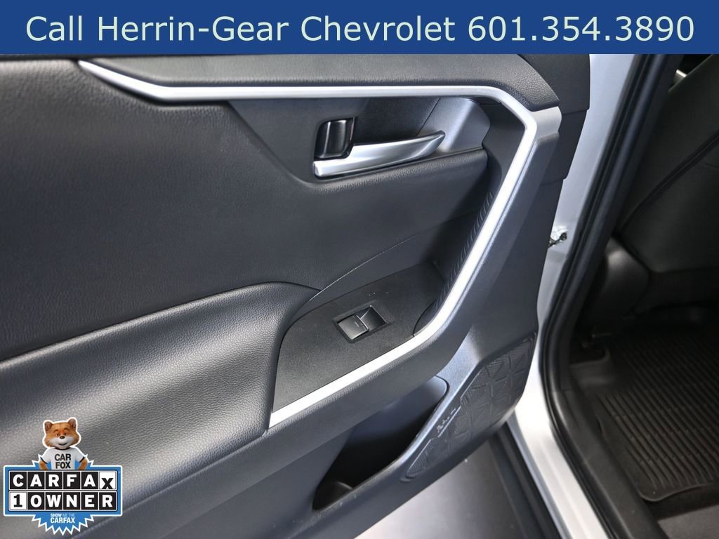 Used 2023 Toyota RAV4 XLE w/ Convenience Package FWD image 15