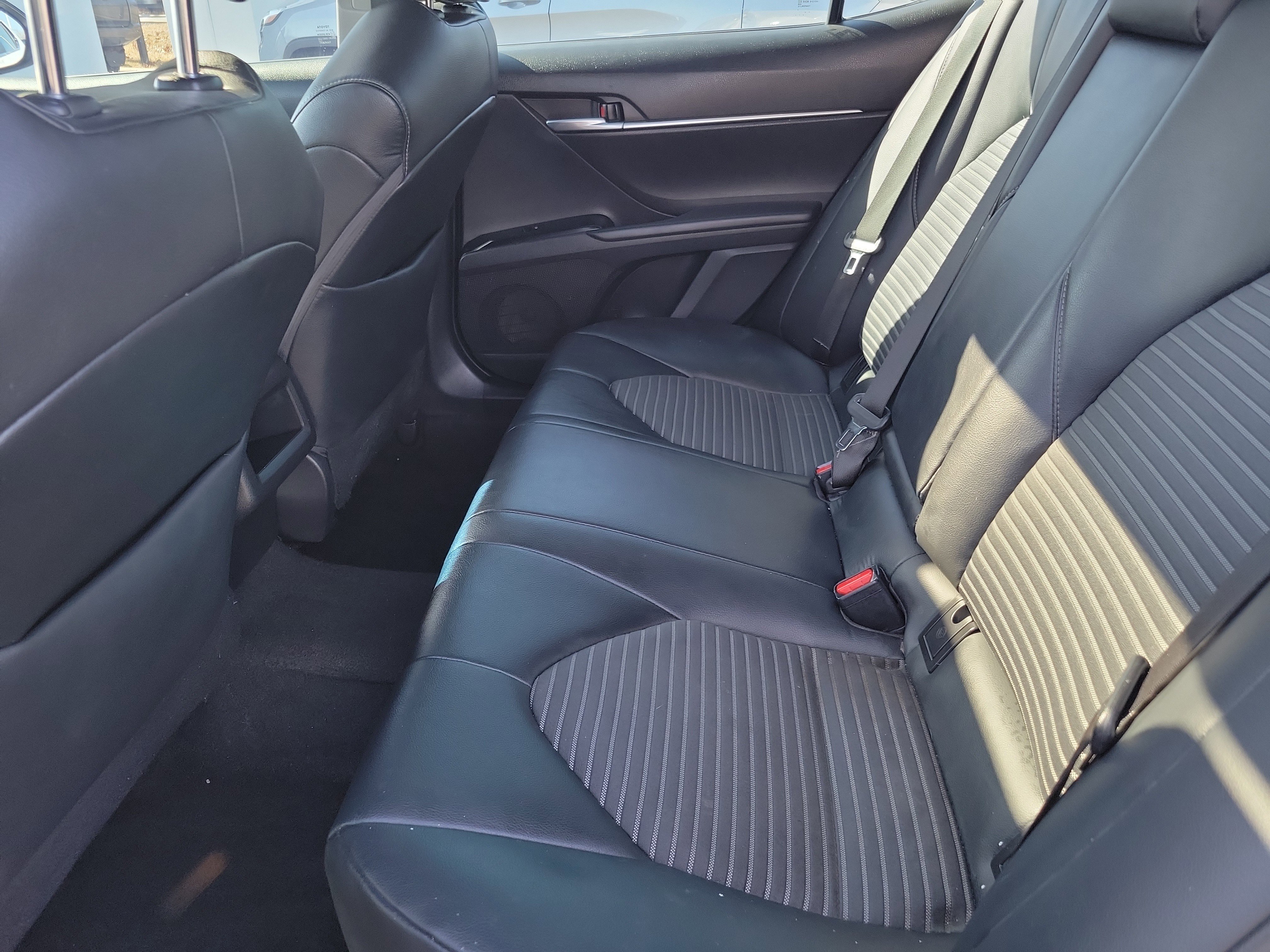 Certified 2018 Toyota Camry SE w/ Moonroof Package image 15