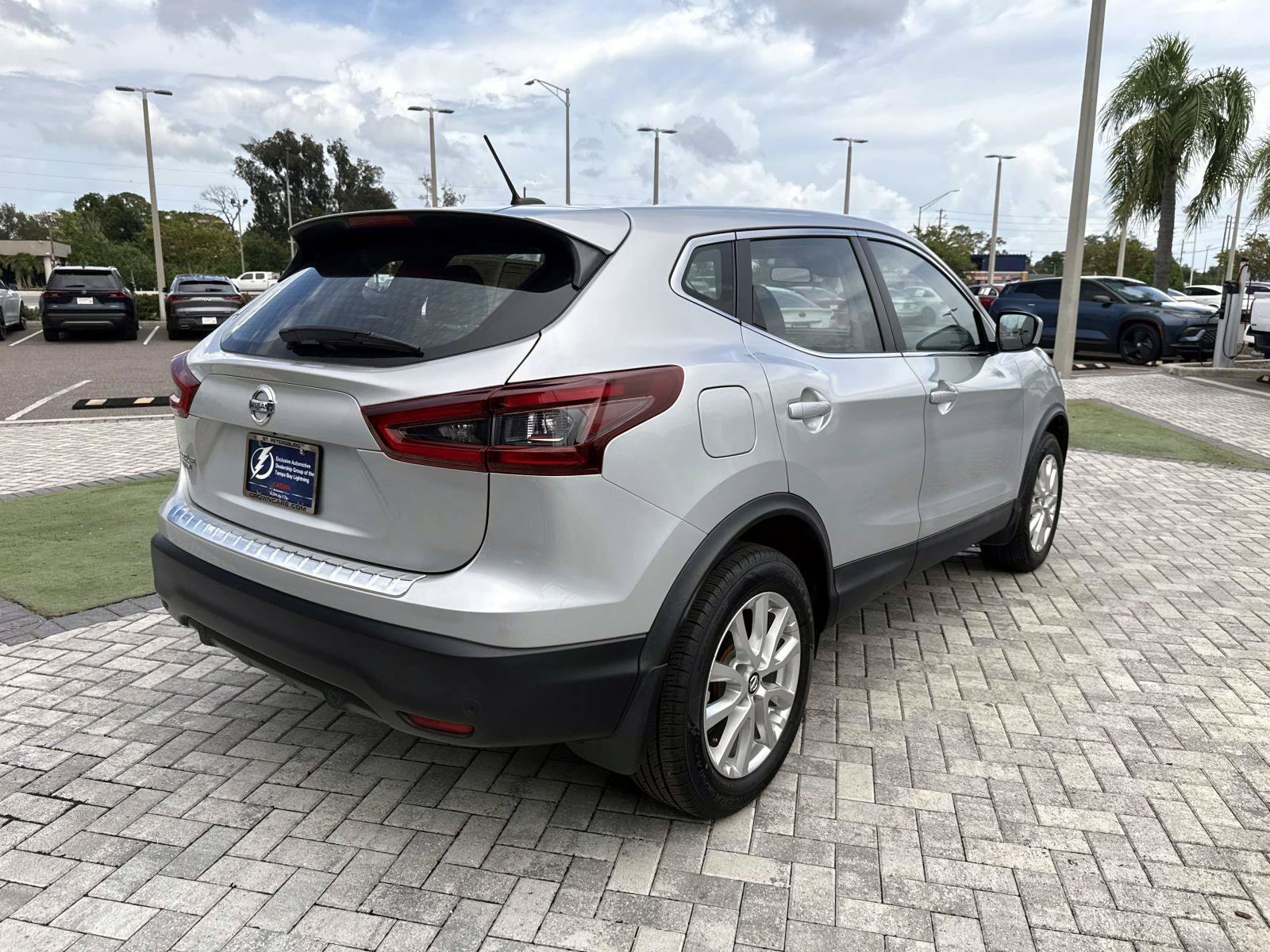 Used 2022 Nissan Rogue Sport S FWD image 5
