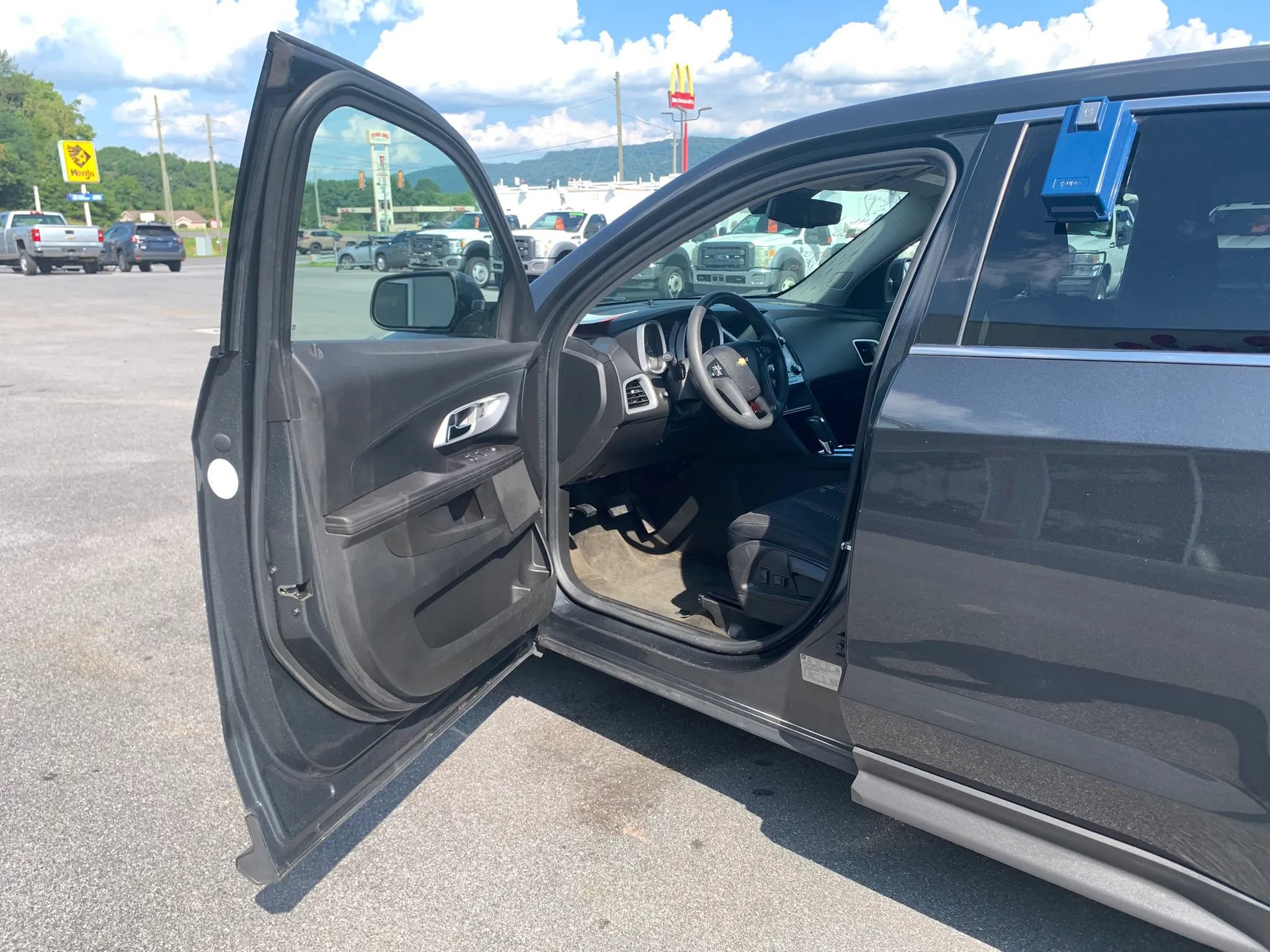 Used 2017 Chevrolet Equinox LS AWD/4WD image 7