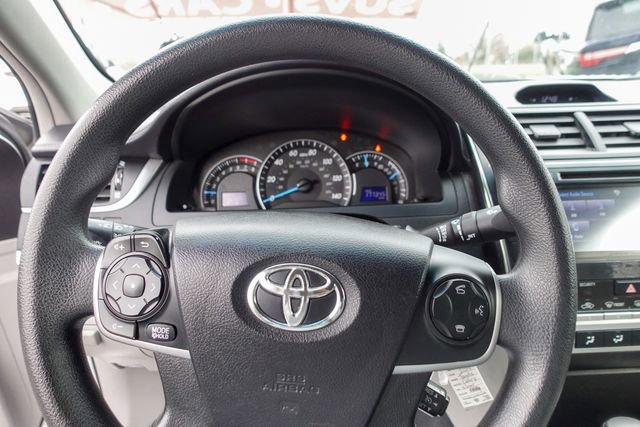 Used 2014 Toyota Camry LE image 13