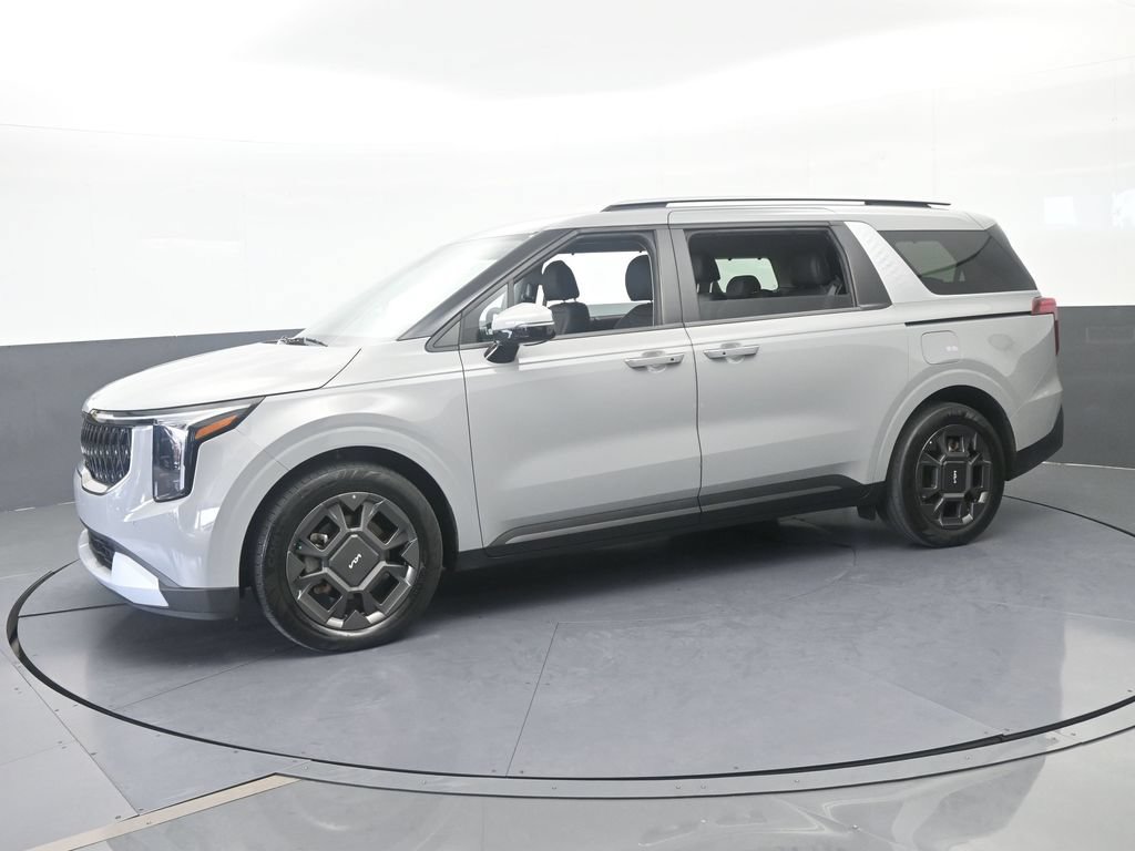Used 2025 Kia Carnival EX FWD image 2