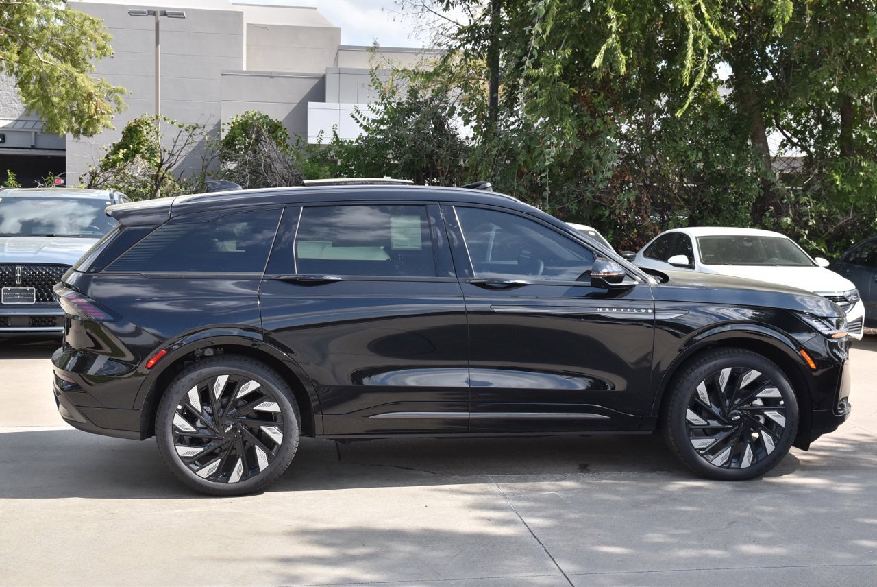 New 2026 Lincoln Nautilus Reserve AWD/4WD image 5