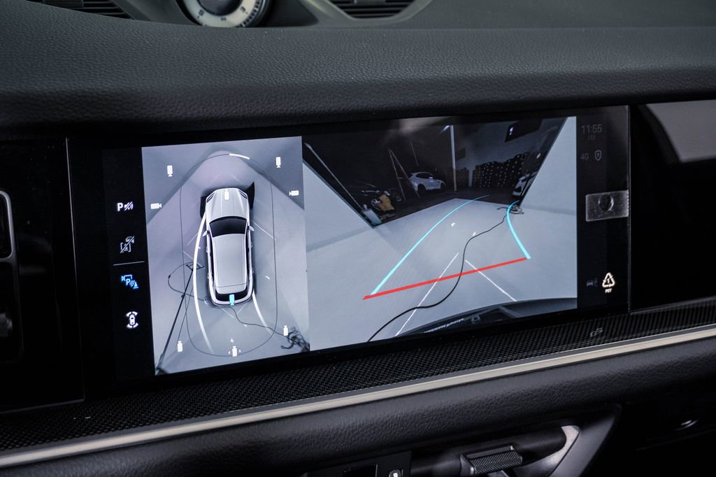 New 2026 Porsche Cayenne image 23