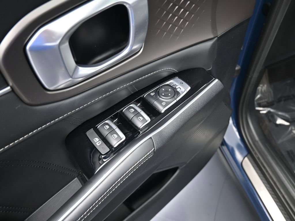 Used 2025 Kia Sorento SX image 14