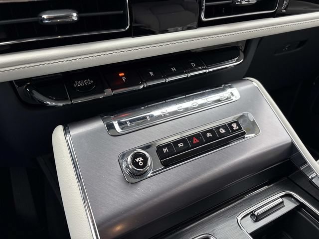 New 2026 Lincoln Aviator AWD w/ Jet Appearance Package image 29
