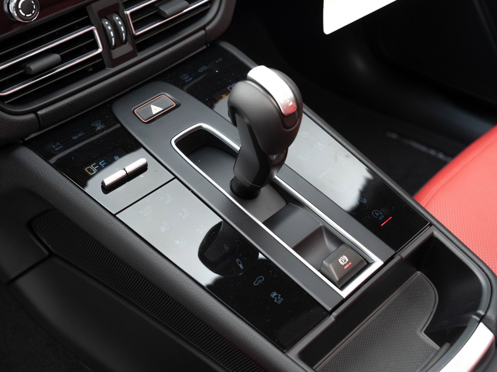 New 2026 Porsche Macan image 28