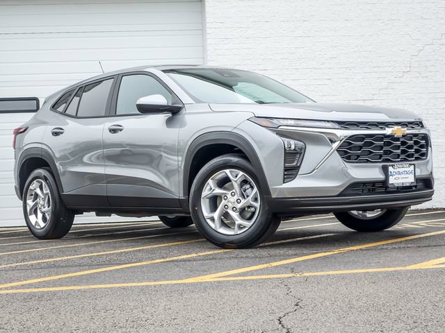 New 2026 Chevrolet Trax LS FWD image 2