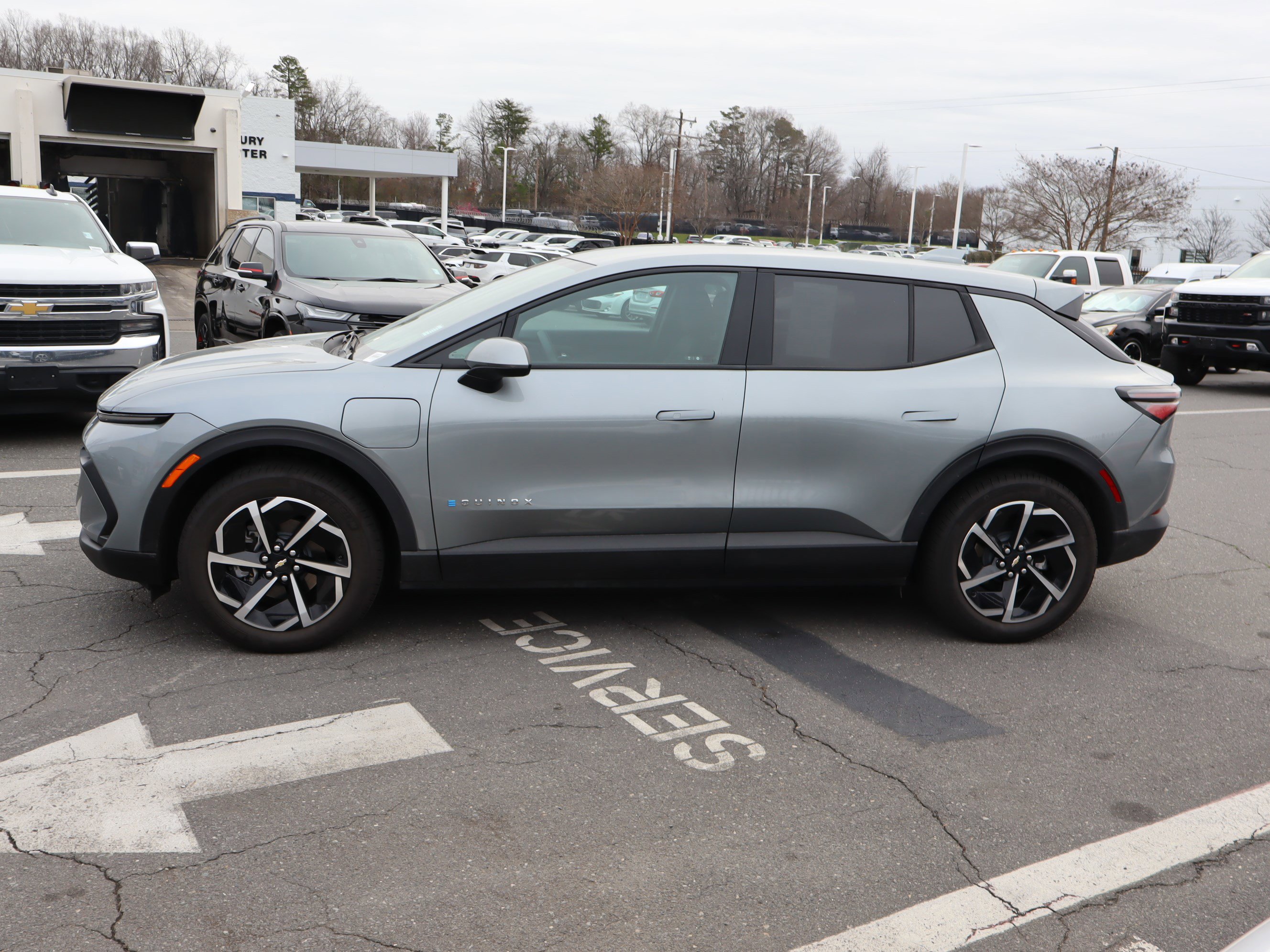 Used 2025 Chevrolet Equinox EV LT image 7