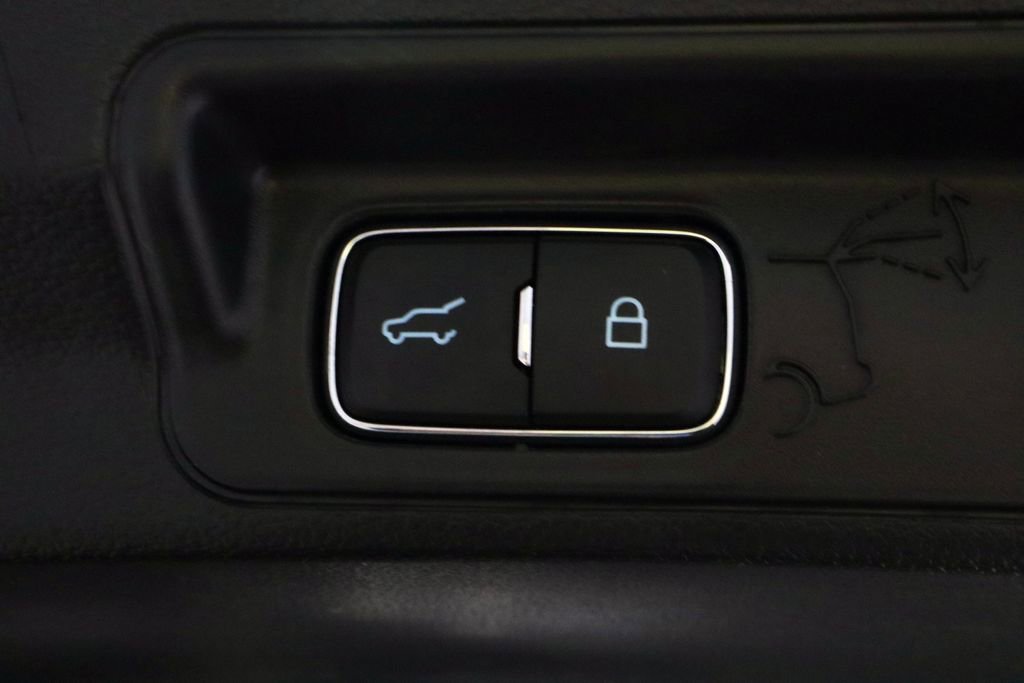 Used 2025 Ford Explorer ST-Line image 20