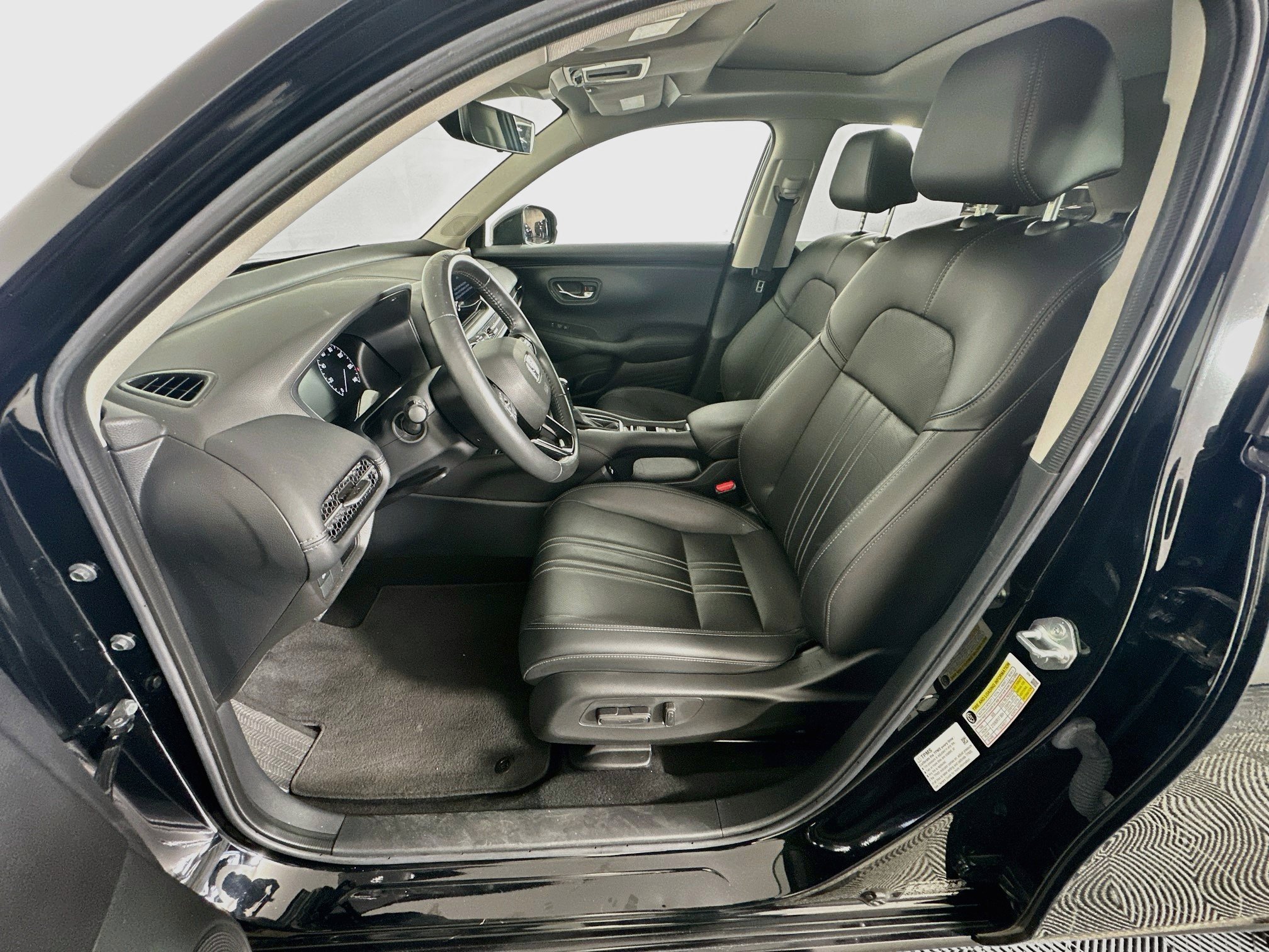 Used 2023 Honda HR-V EX-L image 13