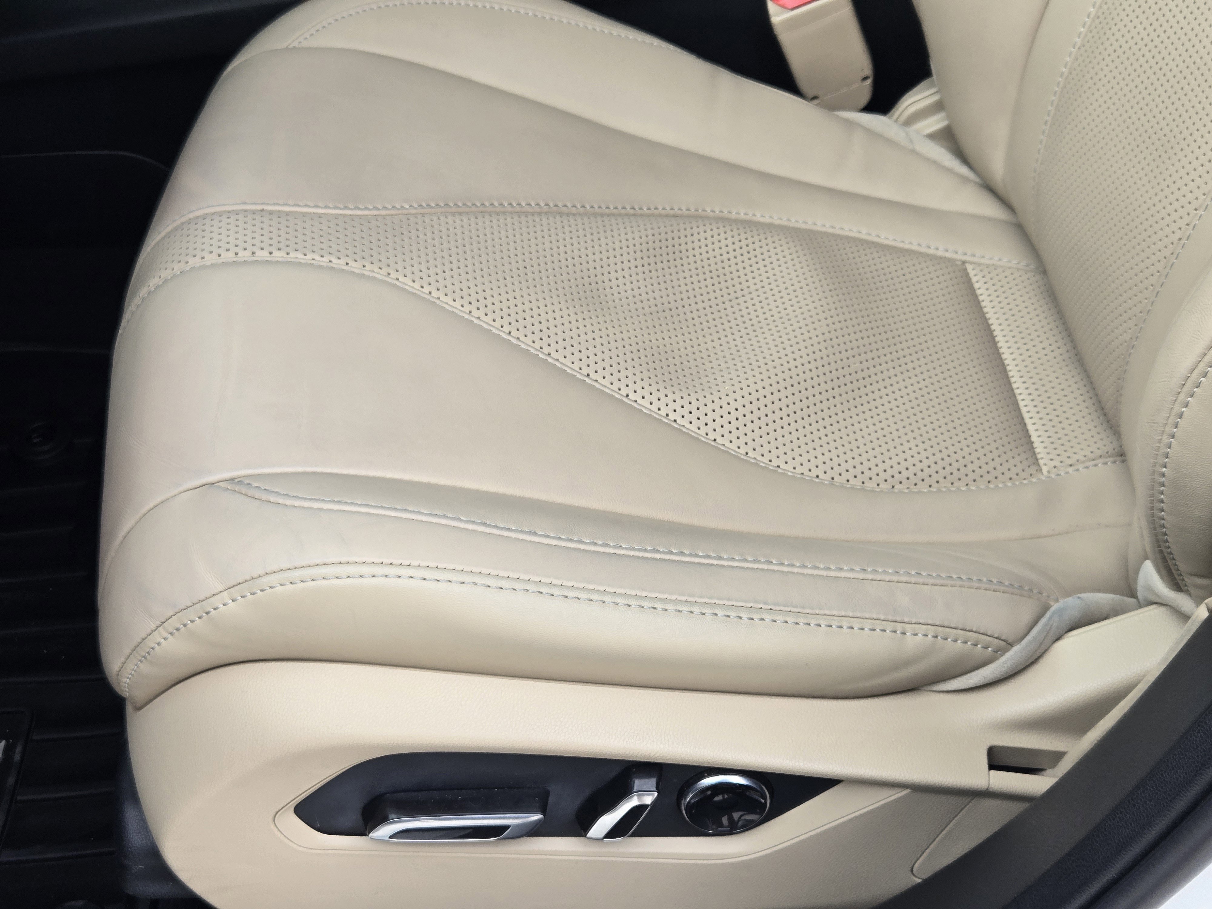 Used 2021 Acura RDX w/ Technology Package image 32