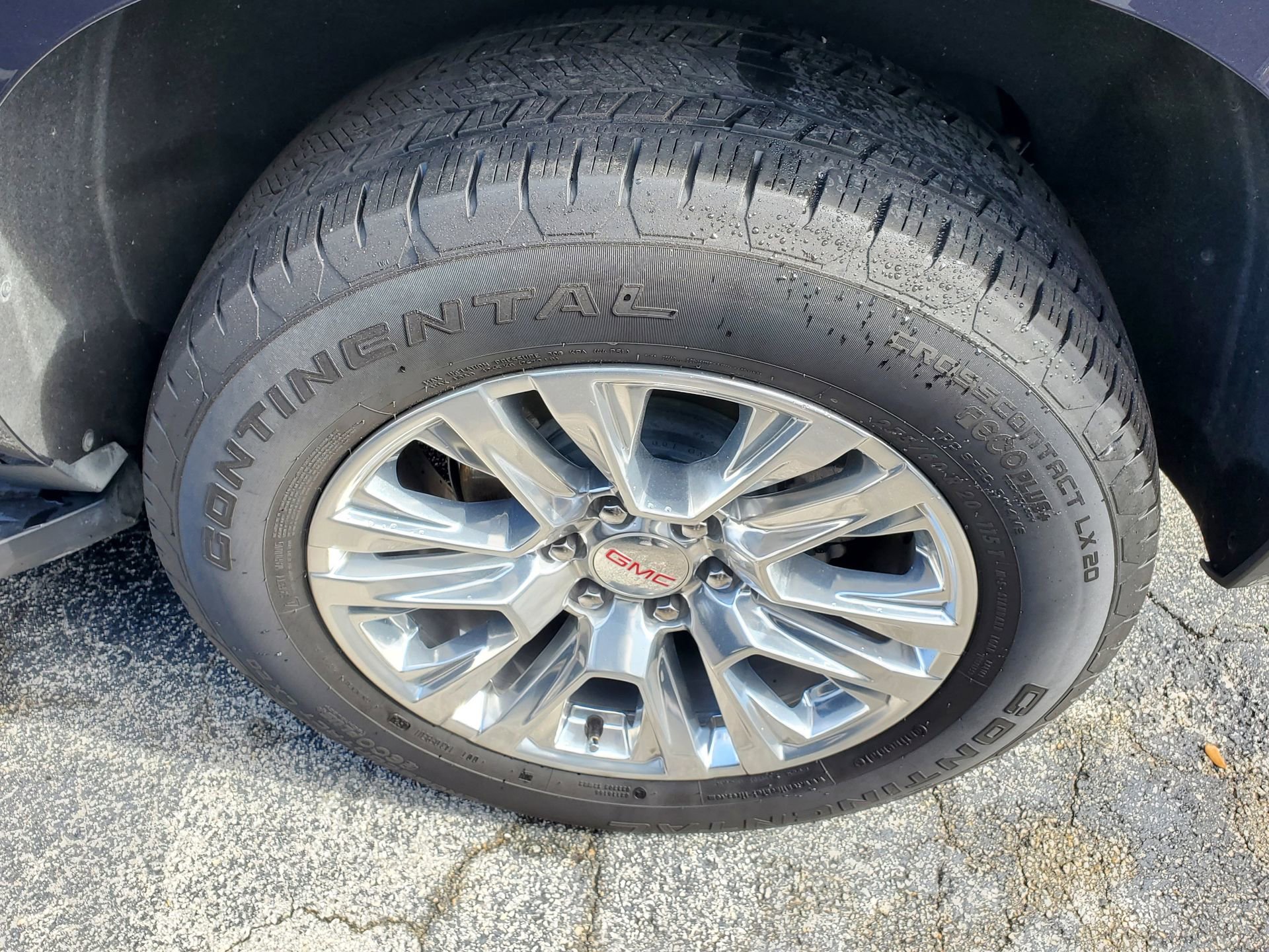Used 2025 GMC Yukon Denali RWD image 7