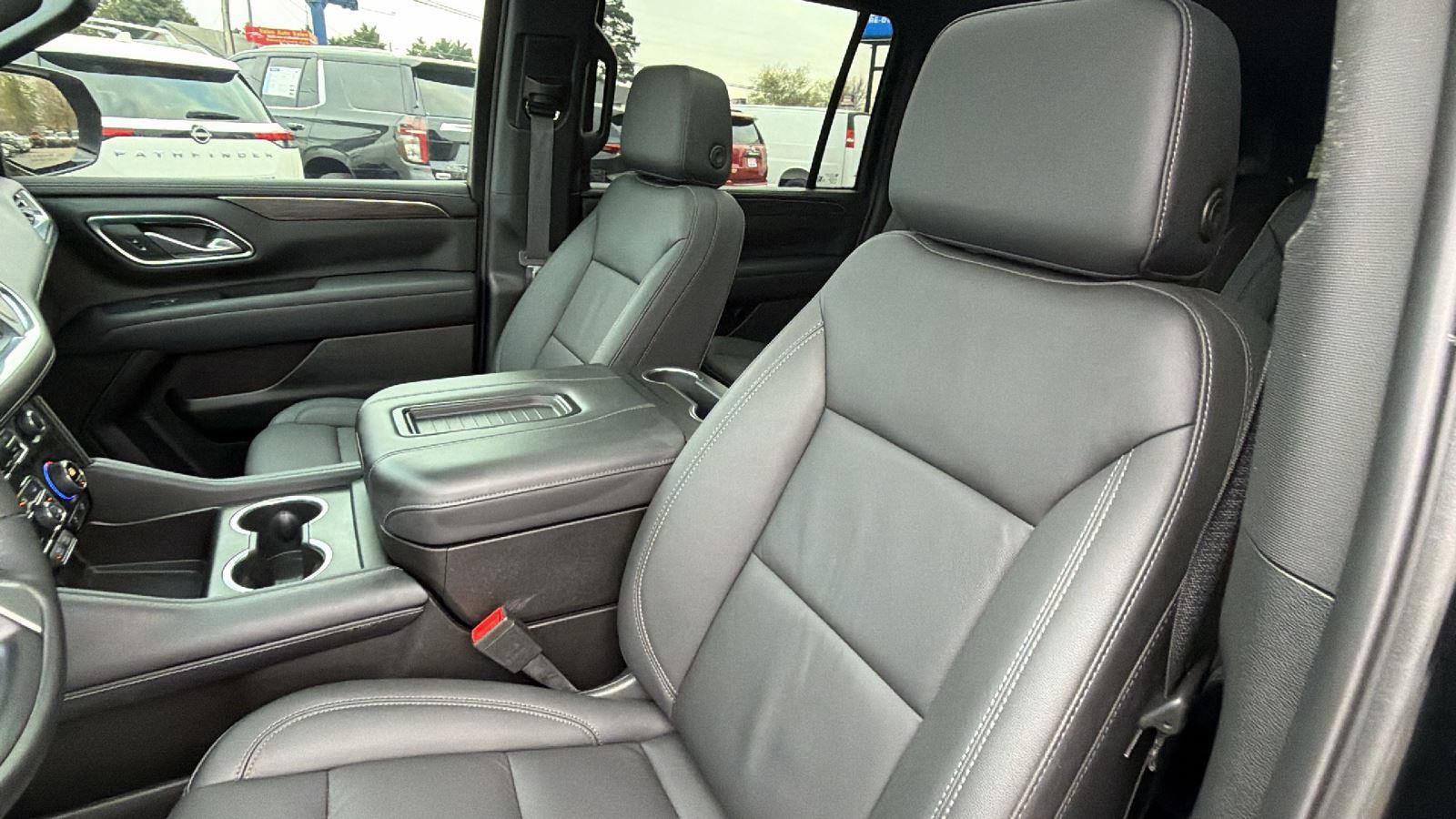 Used 2024 Chevrolet Suburban Z71 w/ Luxury Package AWD/4WD image 14