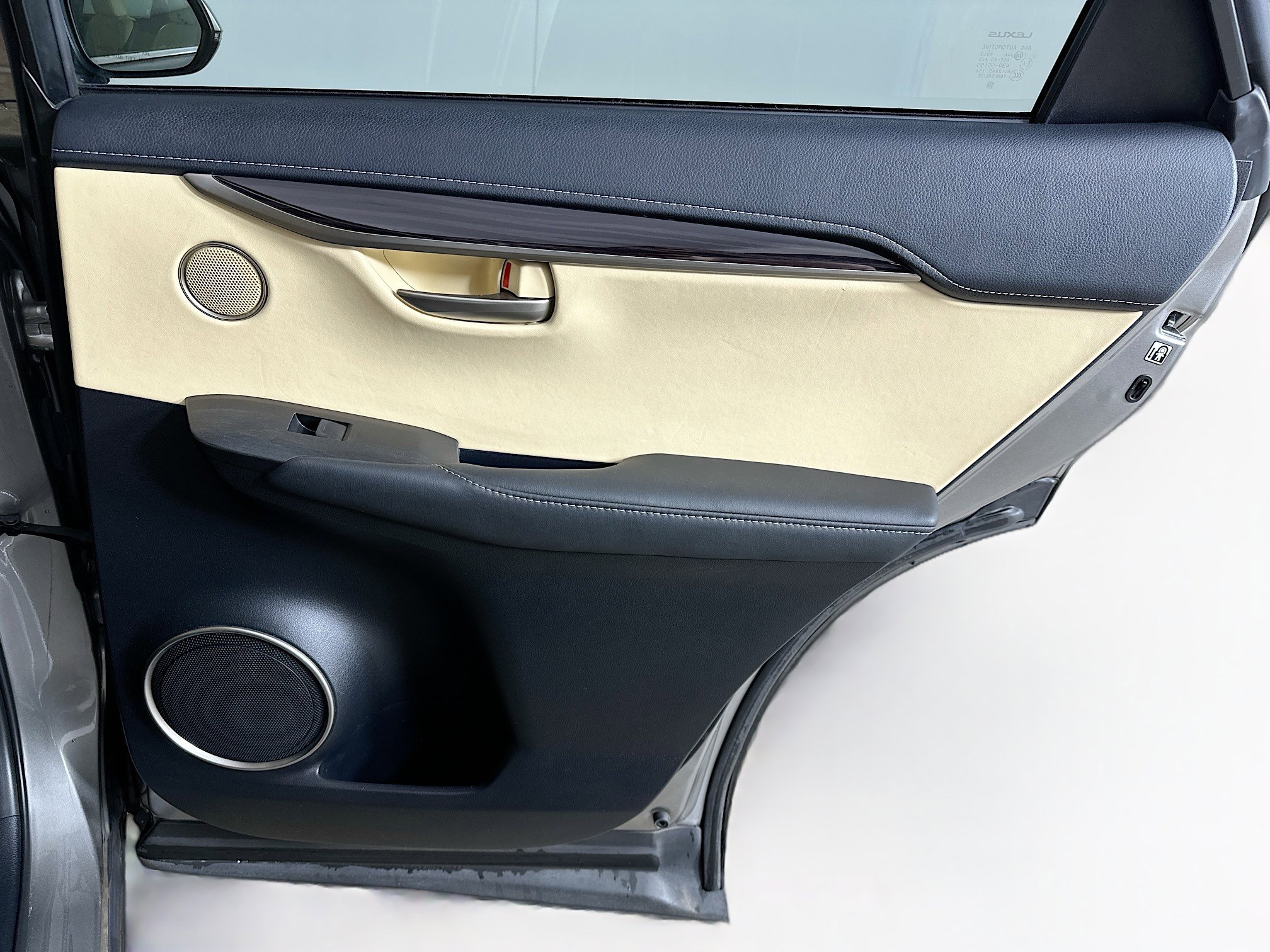 Used 2016 Lexus NX 300h AWD image 31