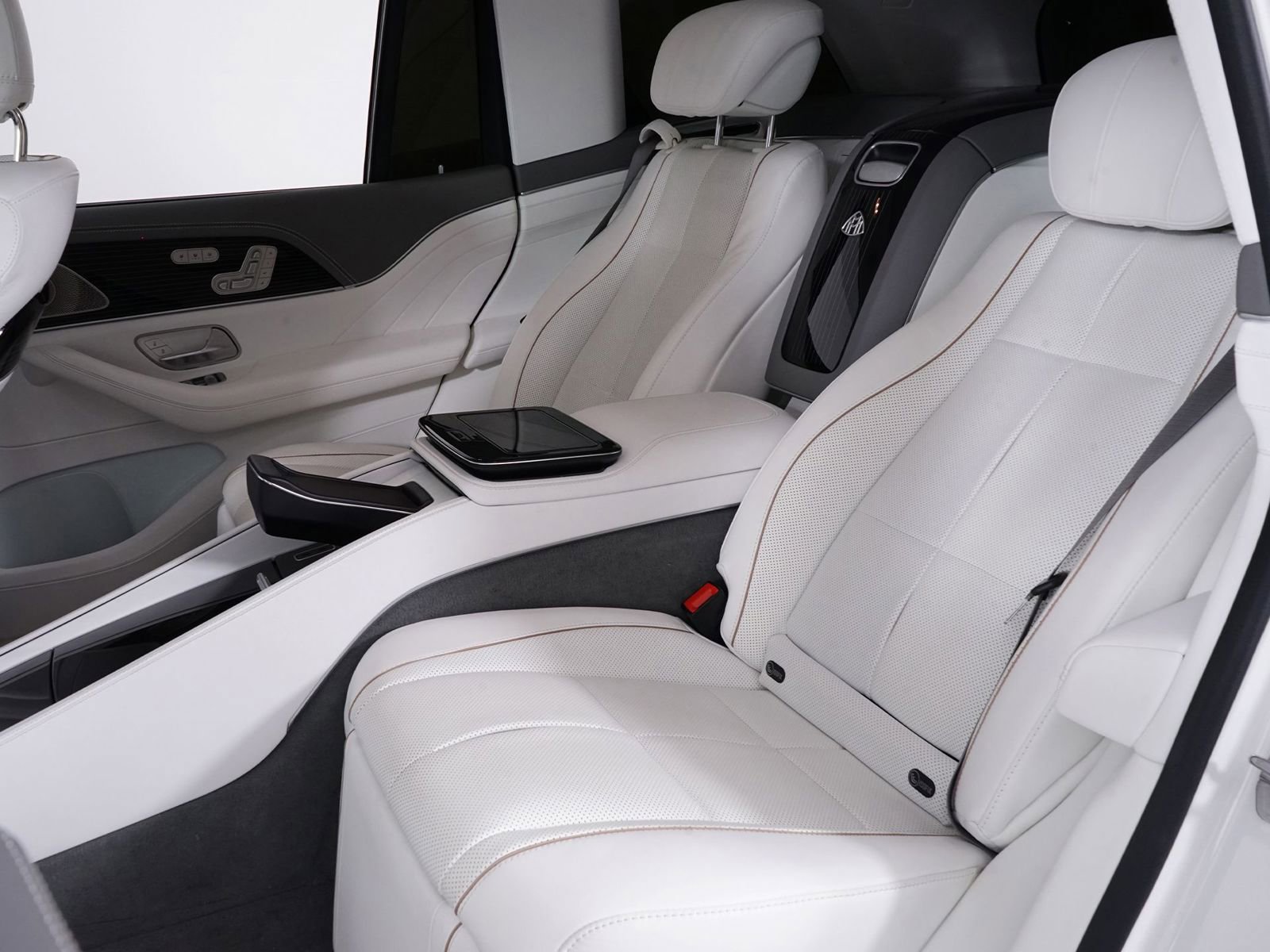 Used 2022 Mercedes-Benz Maybach GLS 600 4MATIC image 25