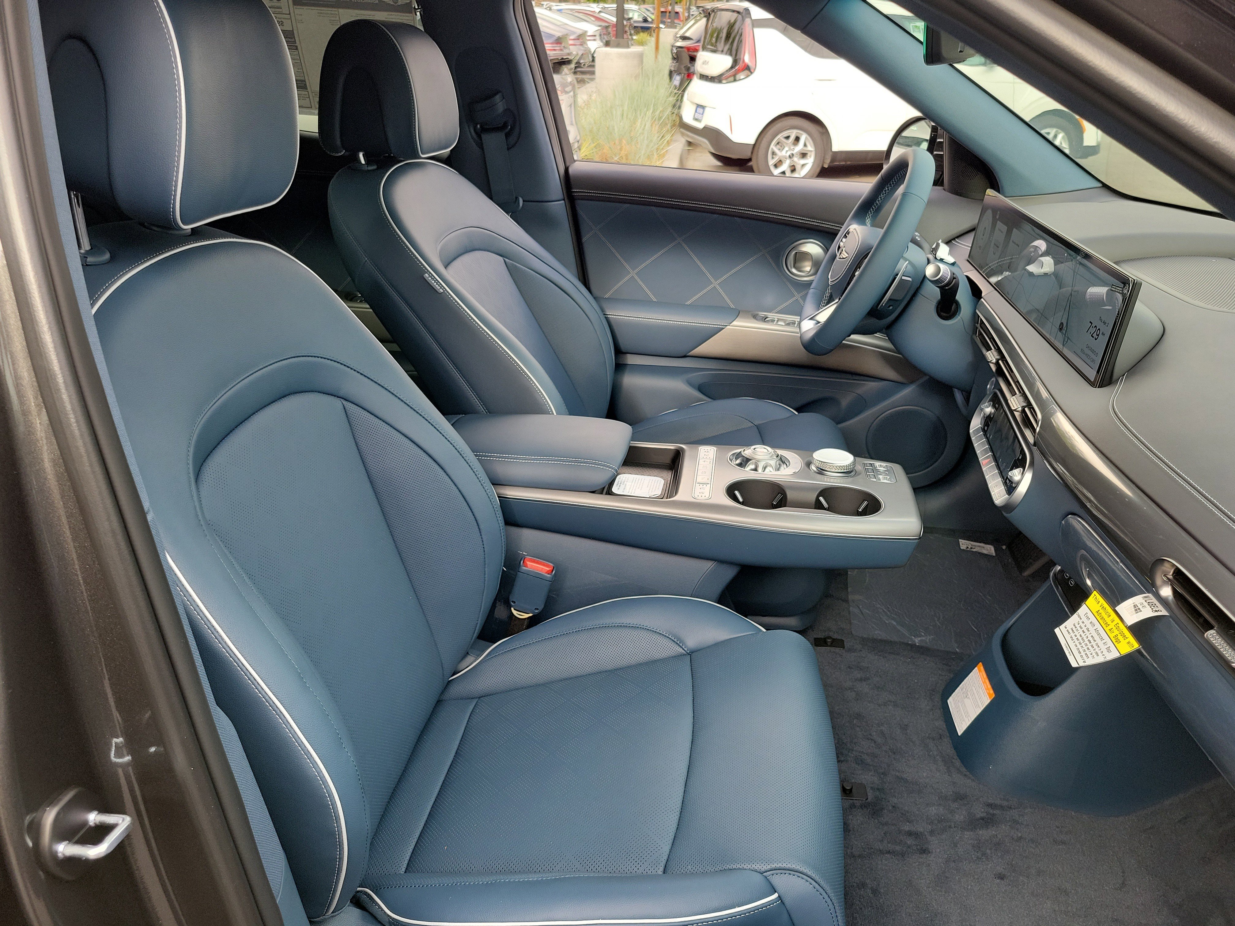 New 2026 Genesis GV60 Advance image 17