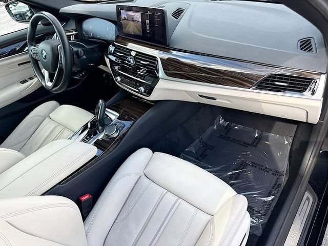 Used 2023 BMW 530i w/ Premium Package RWD image 15