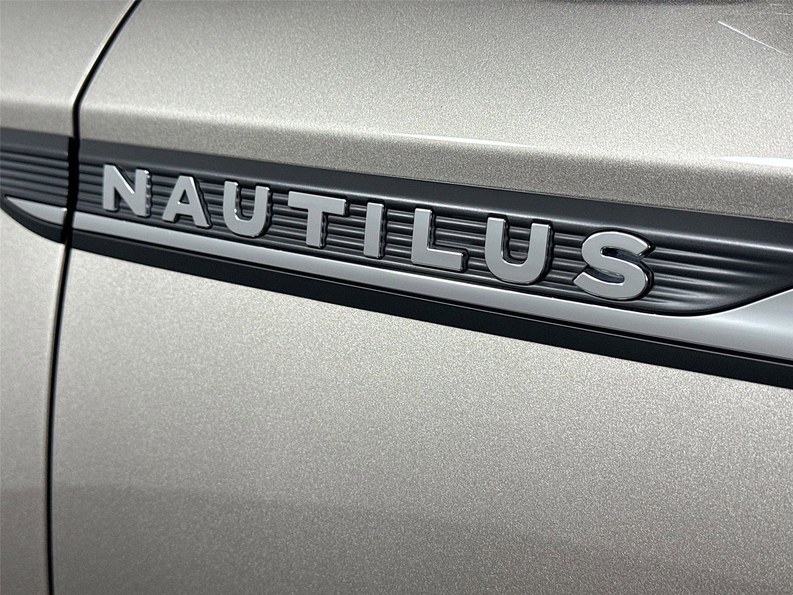 Used 2021 Lincoln Nautilus Reserve w/ Cargo Utility Package image 11