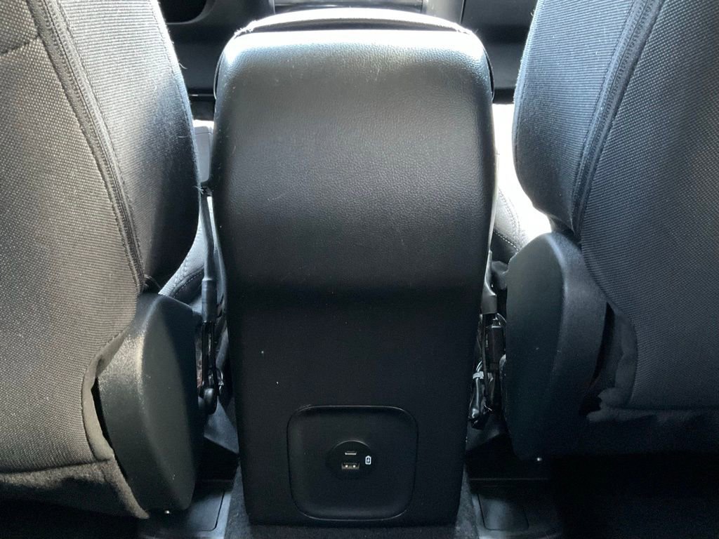 Used 2021 Ford Escape SE image 24