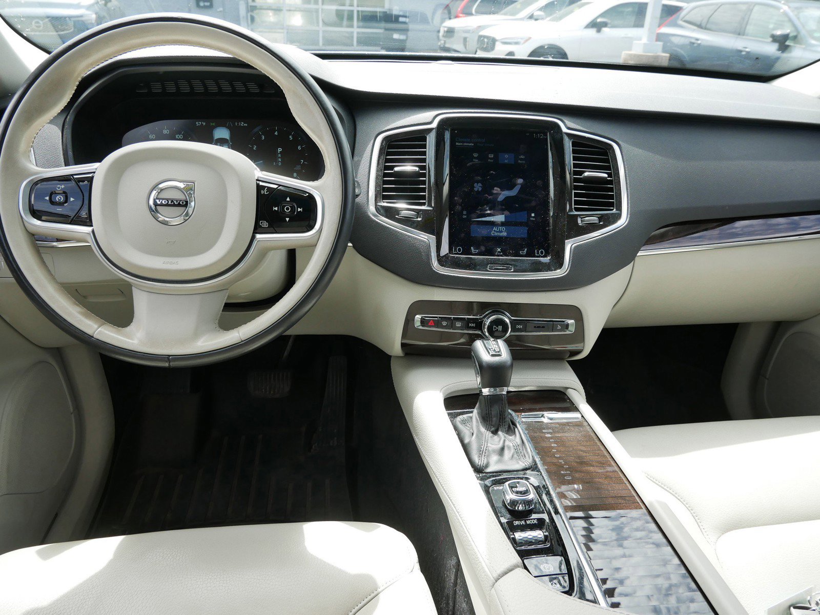 Used 2017 Volvo XC90 T6 Momentum AWD/4WD image 12