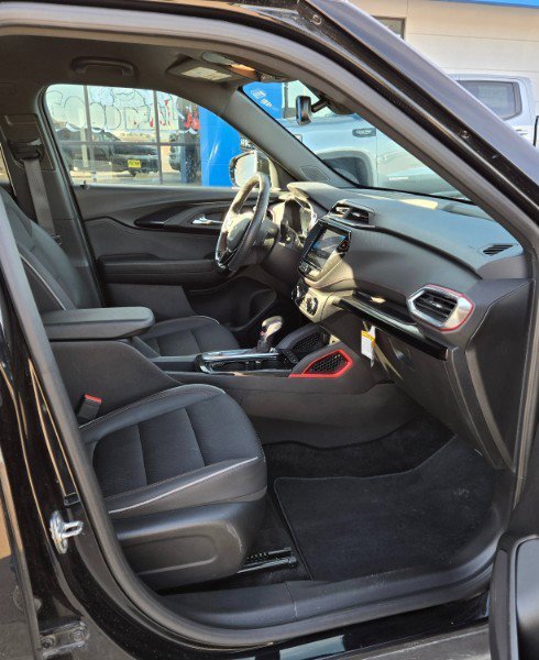 Used 2022 Chevrolet TrailBlazer RS w/ Convenience Package image 16