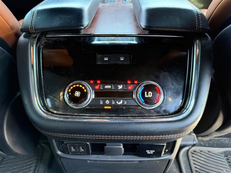 Used 2020 Lincoln Navigator Reserve w/ Luxury Package RWD image 31