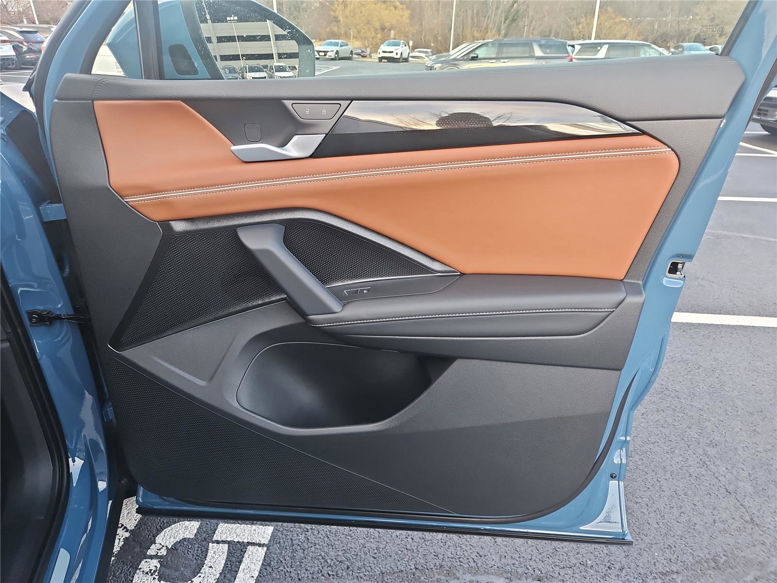 New 2026 Volkswagen Tiguan SEL R-Line image 27