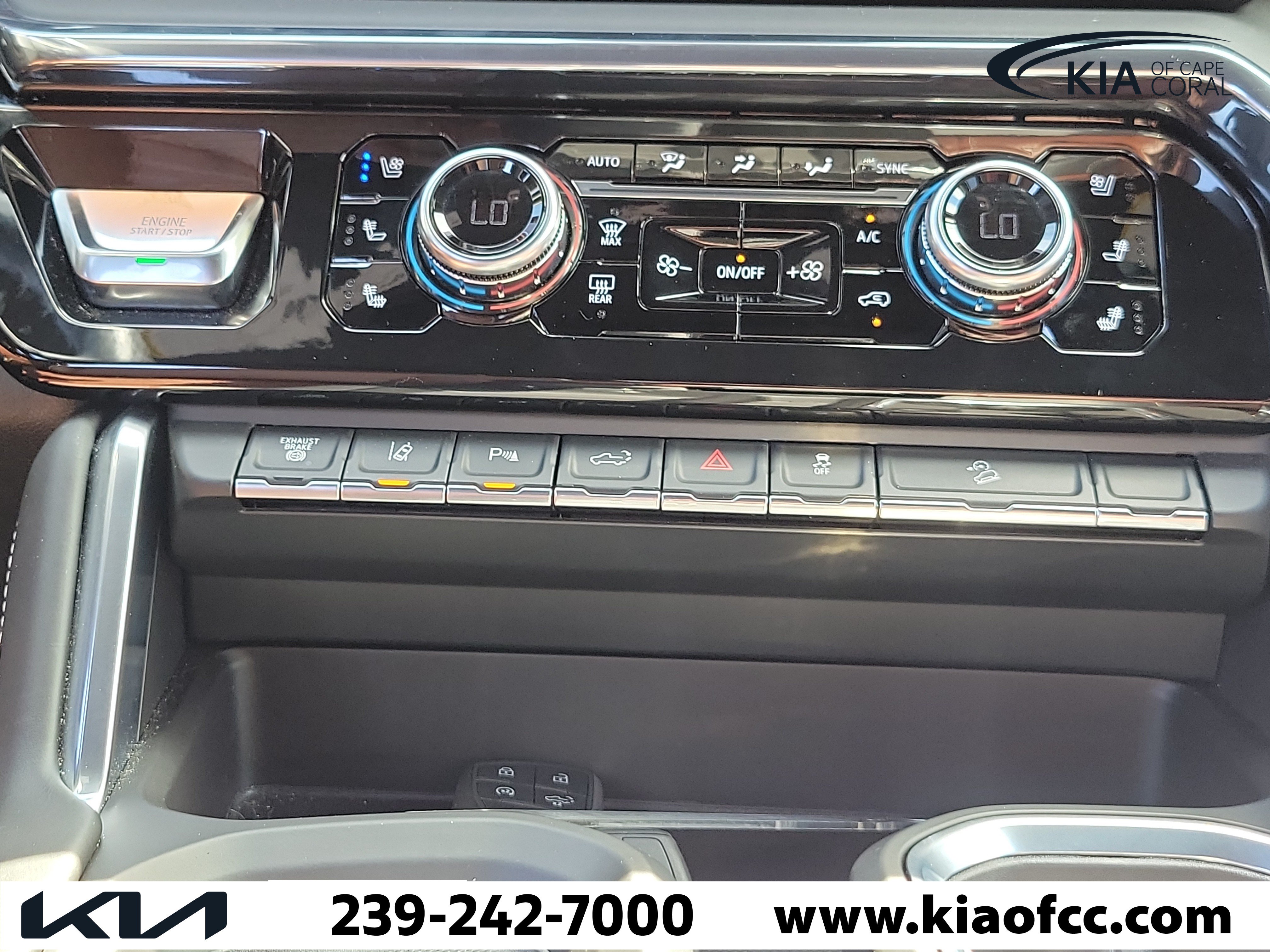 Used 2024 GMC Sierra 3500 Denali Ultimate AWD/4WD image 20