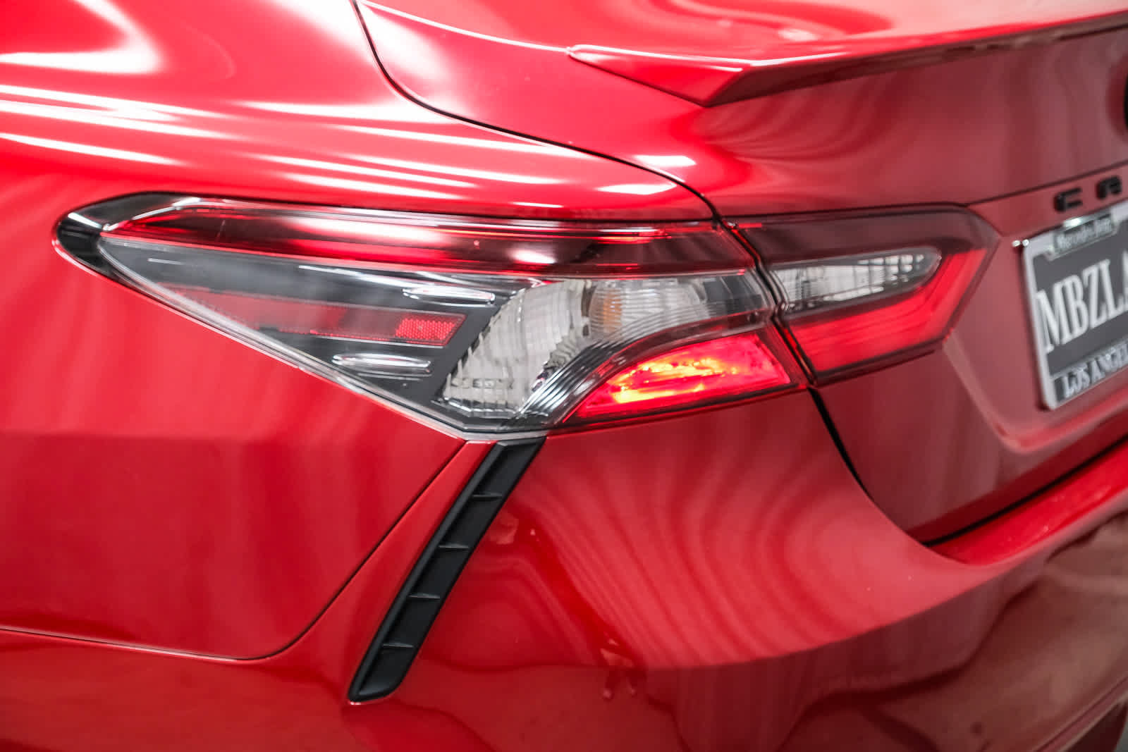 Used 2022 Toyota Camry SE w/ Carpet Mat Package (TMS) FWD image 7