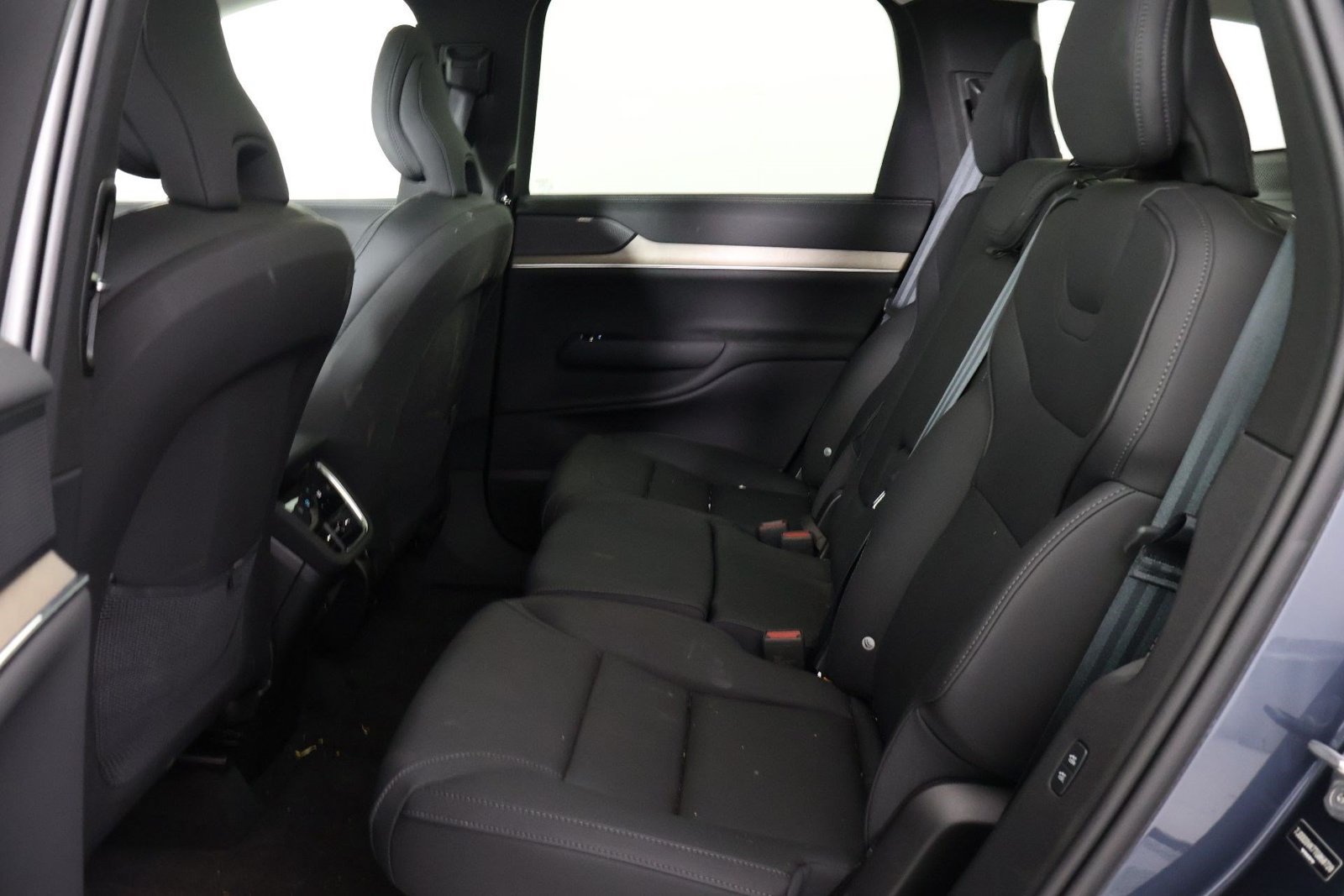 Used 2026 Volvo EX90 Plus RWD image 30