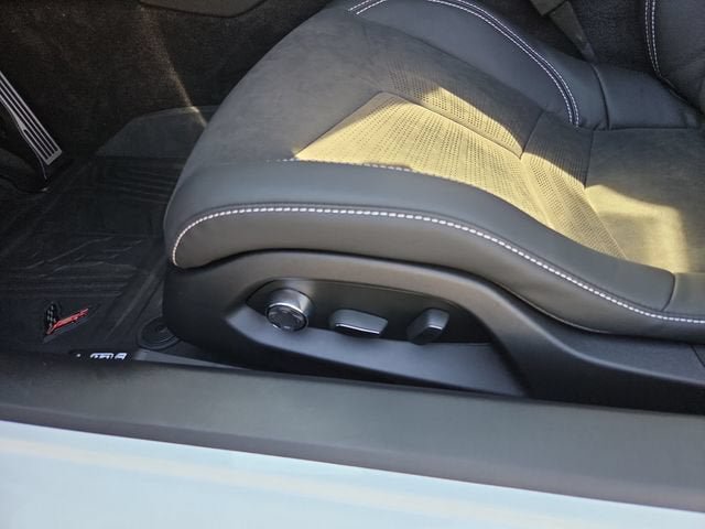 New 2027 Chevrolet Corvette Stingray Convertible w/ Stealth Interior Trim Package RWD image 12