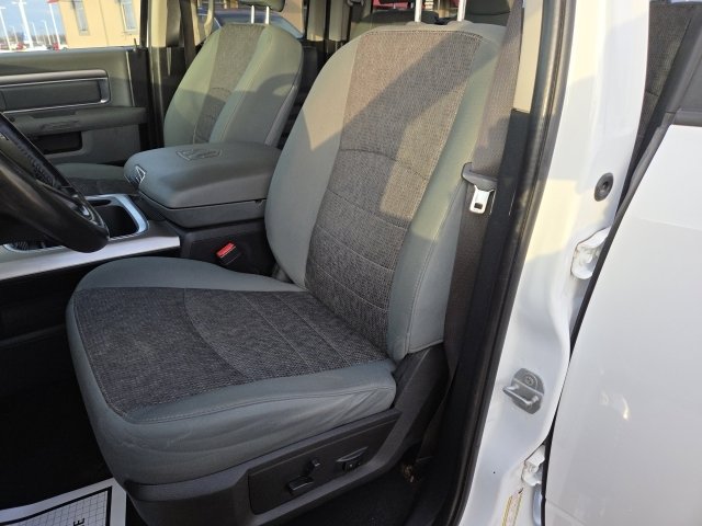 Used 2017 RAM 1500 Classic SLT w/ SLT Plus D￩cor Group image 16