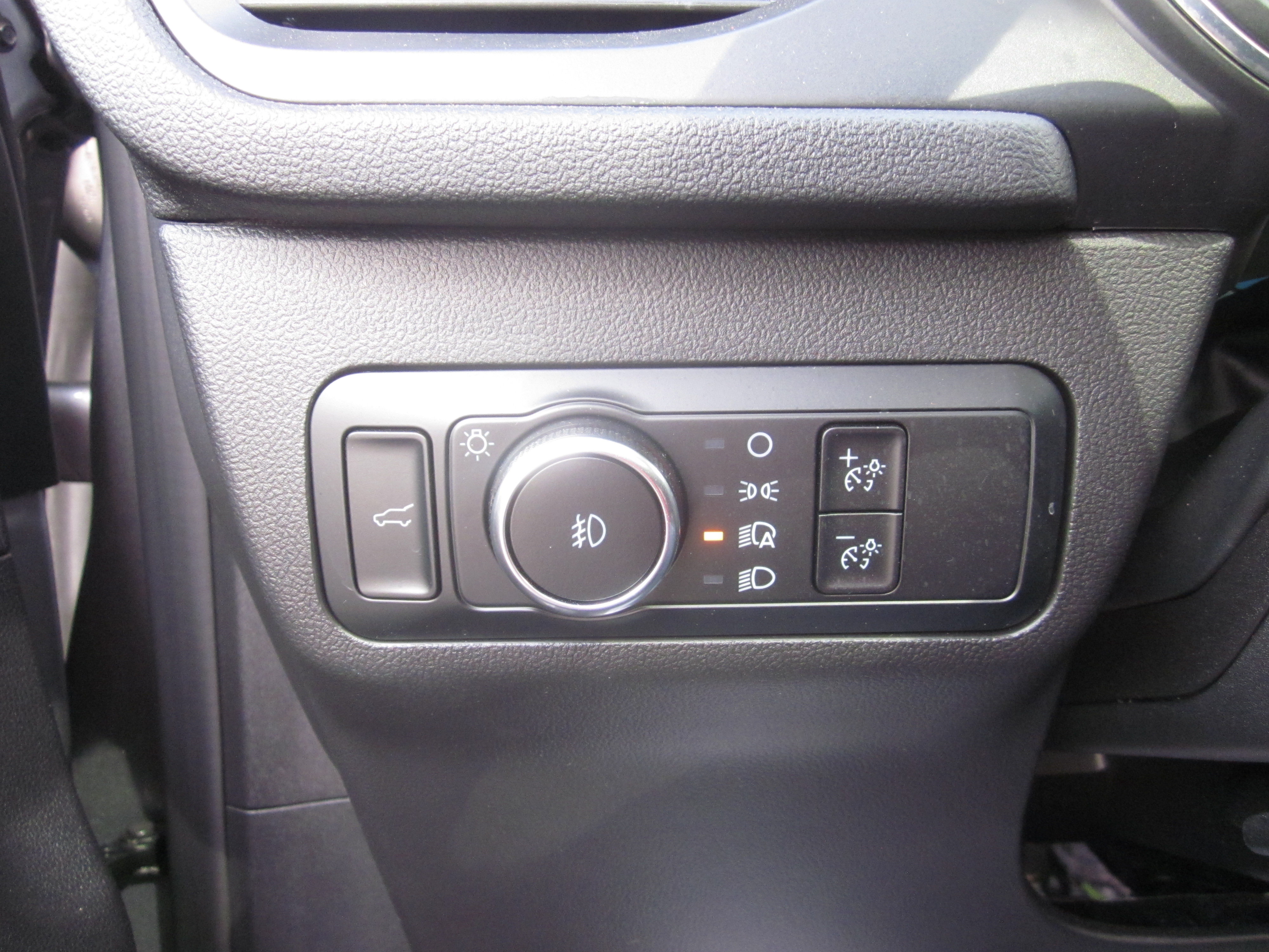 Used 2024 Ford Escape Platinum w/ Class II Trailer Tow Package AWD/4WD image 23