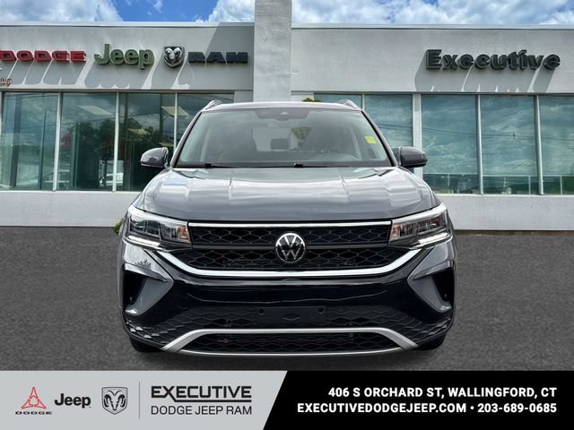 Used 2023 Volkswagen Taos SE AWD/4WD image 6