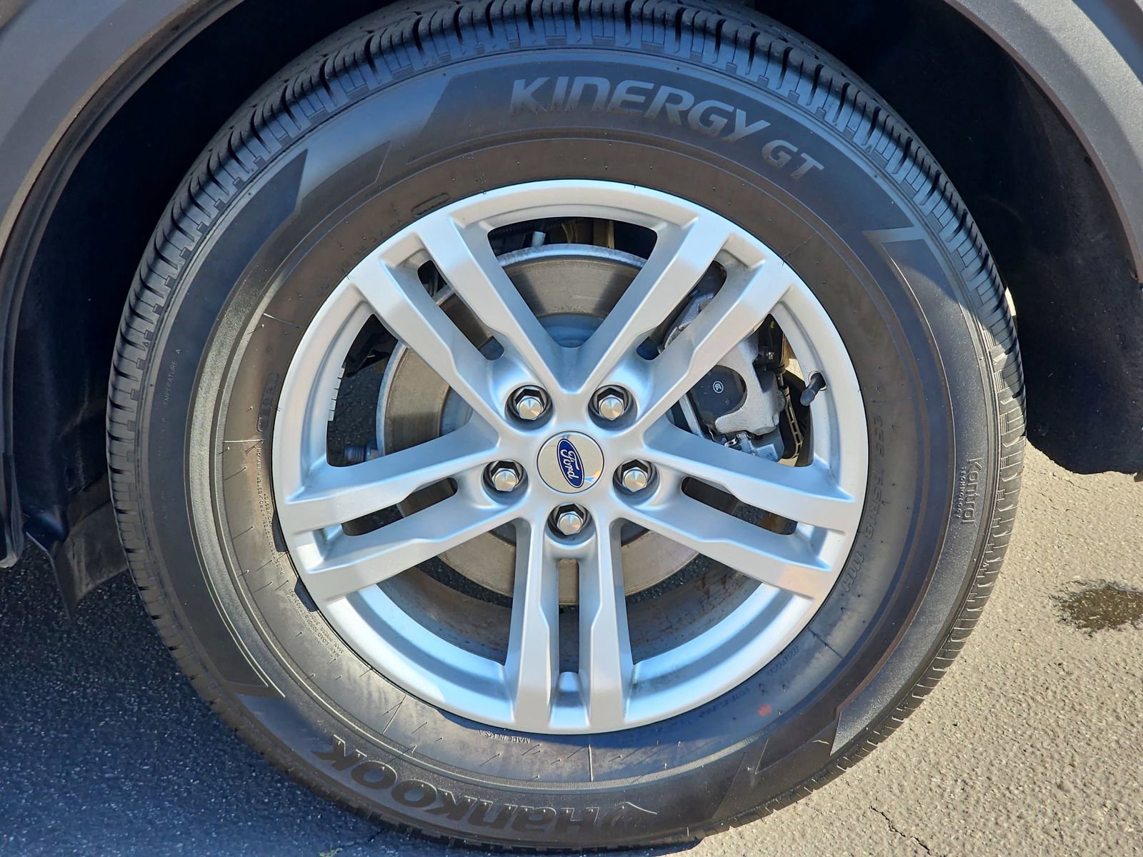 Used 2023 Ford Explorer XLT image 37