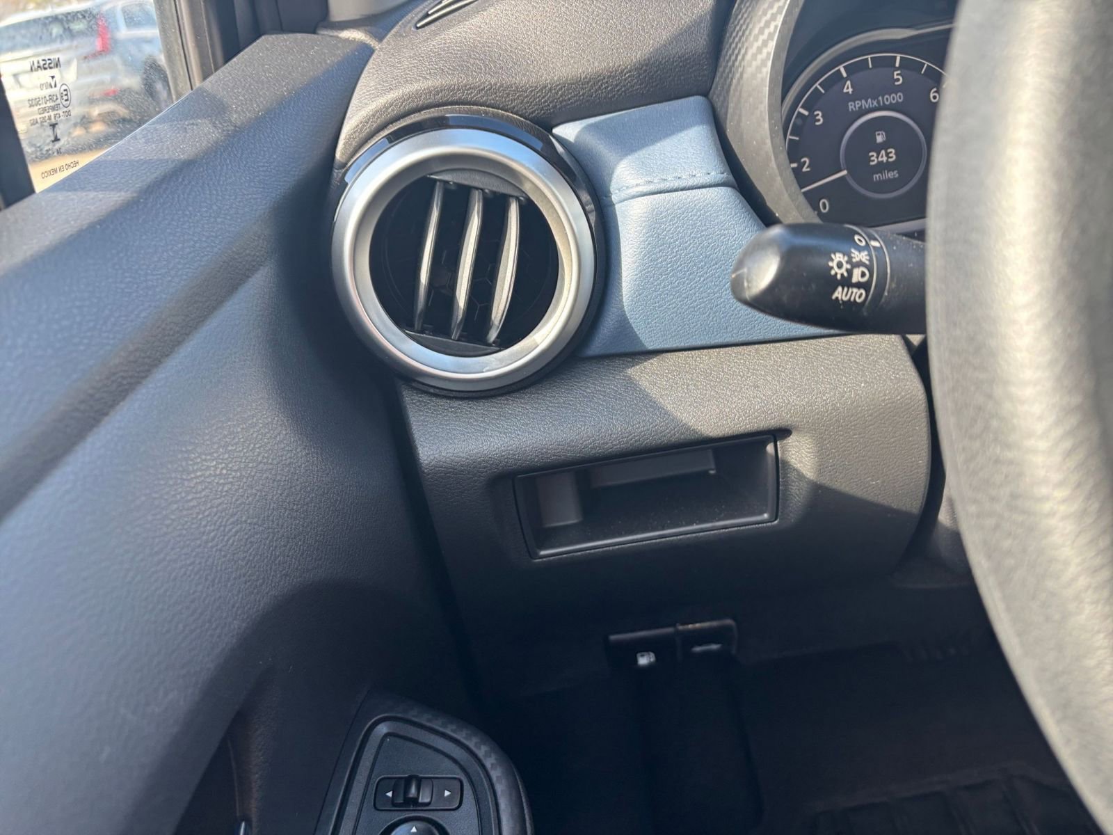 Used 2025 Nissan Versa SV image 32