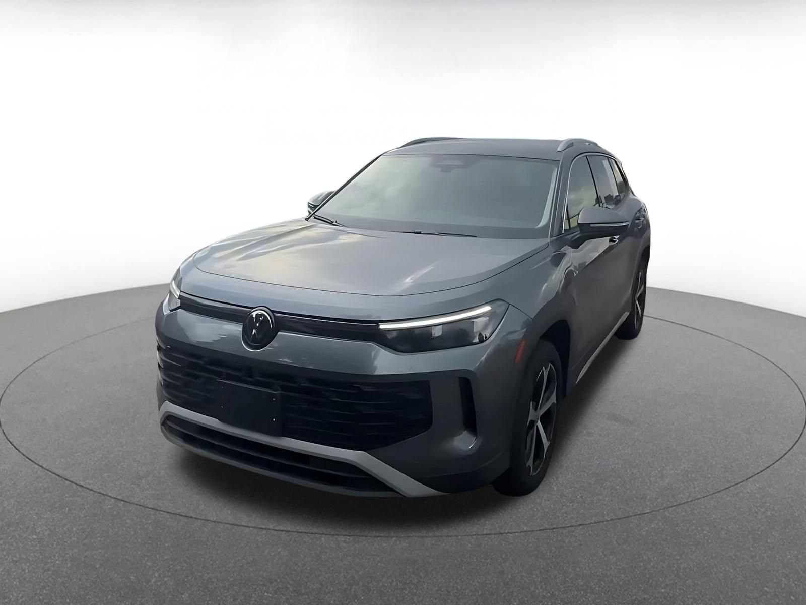 Used 2026 Volkswagen Tiguan SE AWD/4WD image 6