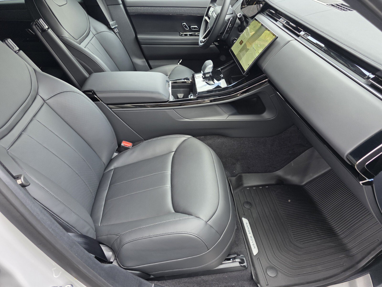 Used 2026 Land Rover Range Rover Sport Dynamic SE AWD/4WD image 3
