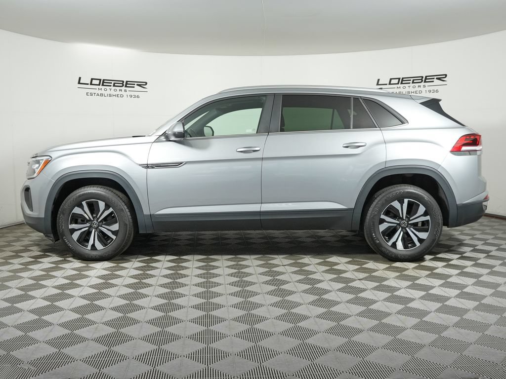 Used 2024 Volkswagen Atlas Cross Sport SE AWD/4WD image 2