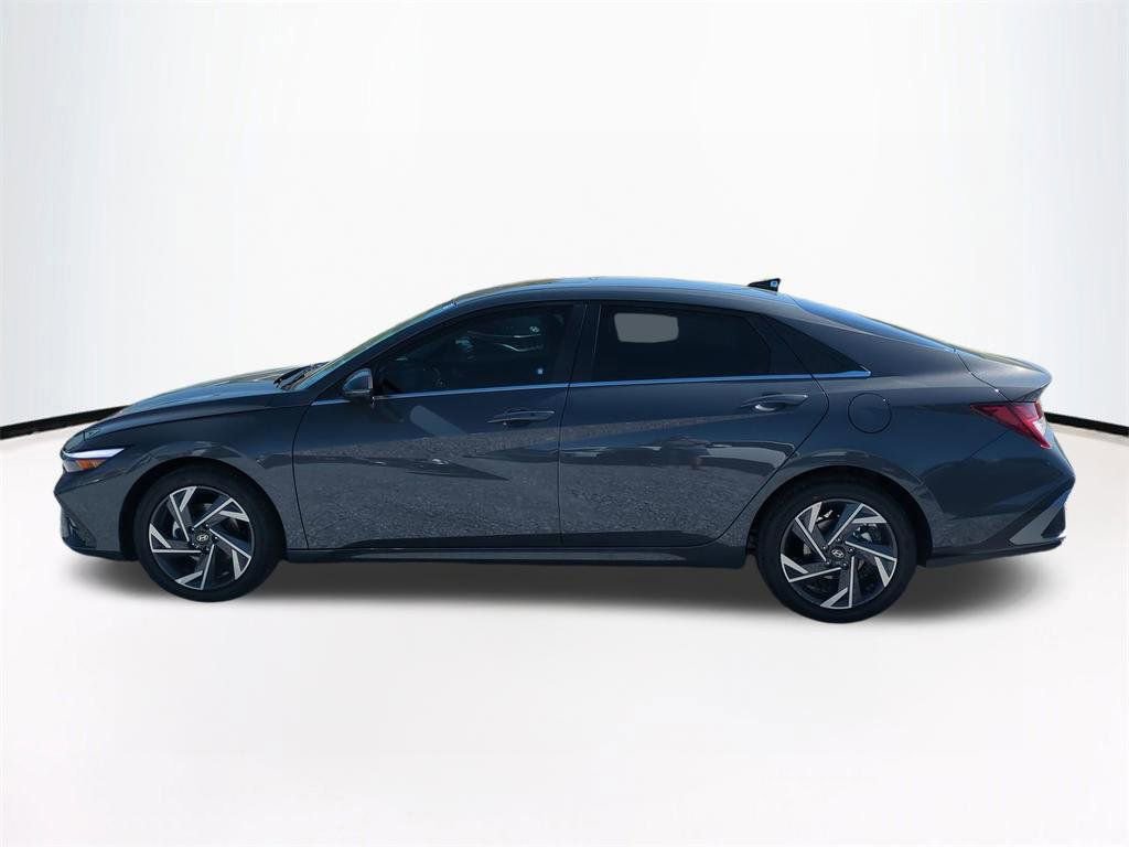 New 2026 Hyundai Elantra Limited image 8